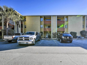 Waterfront Mary Esther Condo w/ Kayaks!