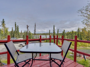 Ultimate Alaskan Retreat: Lakefront Soldotna Cabin