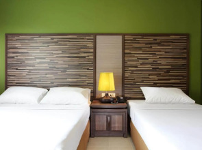 Rambuttri Village Inn & Plaza