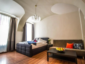 4BDR Historical Spirit Apt by Ruterra