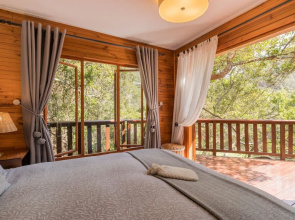 Ballots Bay Treehouse by HostAgents
