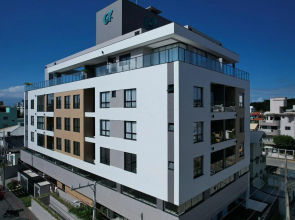 Adra 106 - Apartamento no centro de Bombinhas - Rooftop com piscina e academia - À poucos metros da praia