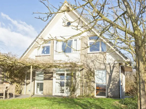 Holiday Home in Terherne Near Scenic Friesland