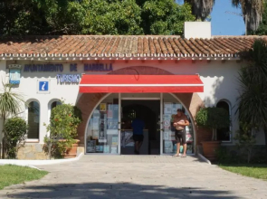 Spacious 3 Bedroom 2nd Line Beach Apartment Marbella Center