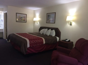 Days Inn and Suites Selma