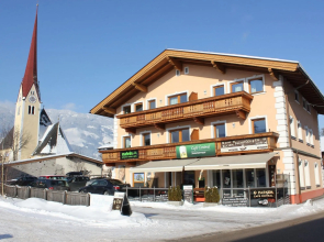Charming Apartment in Uderns With Balcony
