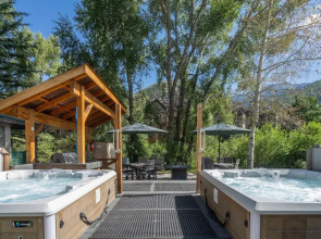 Mountainside Inn 202 1 Bedroom Hotel Room by Alpine Lodging Telluride