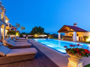 Top Quality Villa Sierra Blanca The Most Disirable Area On The Golden Mile Marbella