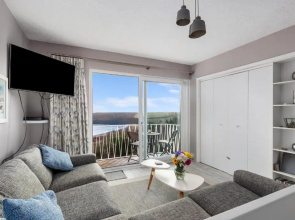 Freshwater Bay - Sea View Apartment