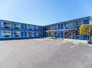 SureStay Hotel by Best Western Seaside Monterey