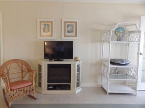 Just a Beachy Time! - 4 Br home by RedAwning