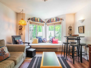 Viking Lodge 319 by Avantstay Great Ski Access, Walk to Town Park & Downtown