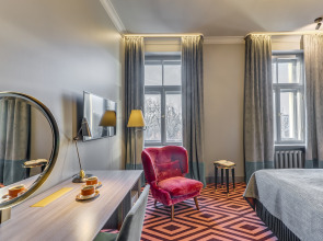 Отель Grand Poet Hotel by Semarah