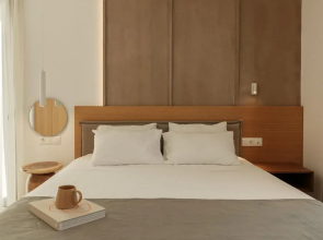 Nami Hotel & Suites