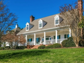 Hart House- A Luxurious Asheville Vacation Country ! 6 Bedroom Home