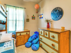 Spacious & Family-friendly! Tamu Townhome w/ Yard