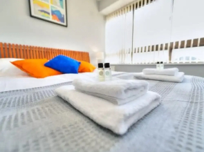 Xscape View Apartment With Balcony