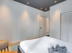 4 Mi to Downtown Brevard: Sleek Cabin w/ Deck