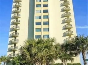 Stunning ocean view remodeled 2 bedroom 2 bath condo, 908 South Hampton 2 Condo