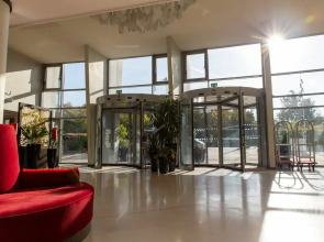 Отель Clarion Paris CDG Airport