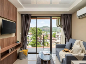 Naiharn Pearl Condo Hotel by Villacarte