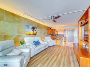 Tropical Hudson Retreat w/ Pool & Tennis Courts!