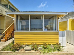 Catalina Island Cottage - Walk to Main St & Beach!