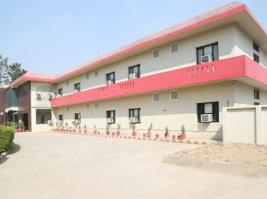 Pacific Inn Suryansh Hotel