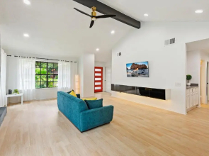 Houston's Modern and Luxury Home