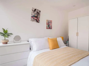 Host Stay Maple Court