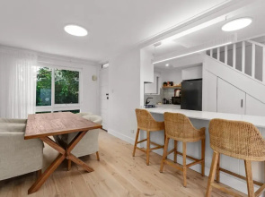 Stylish 2-bed Townhouse in Leafy Hyde Park