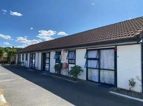 Summer Inn Motel