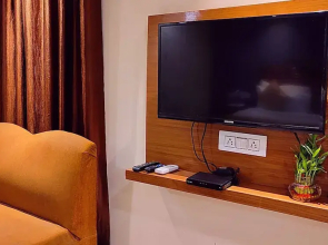 Hotel Mahesh by ShriGo Hotels