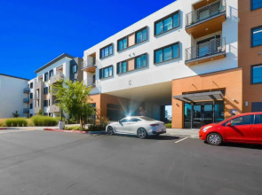 Global Luxury Suites in Menlo Park