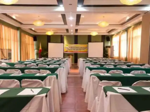 Bed & Breakfast at Royale Tagaytay Country Club
