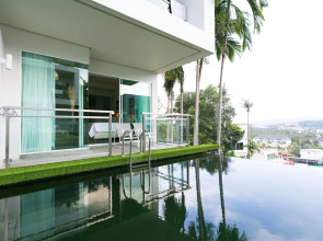 Sugar Palm Grand Hillside