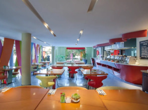 Отель ibis Styles Bali Legian