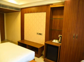 The Vijay Park- Near Airport