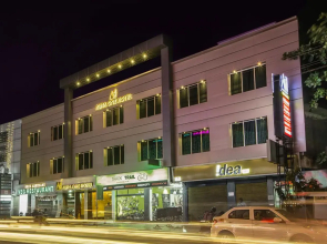 Aura One Hotel