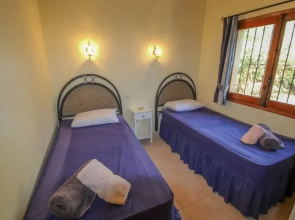 Simon - pretty holiday property with private pool in Benissa