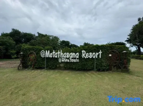 Metathsana Resort