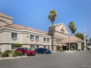 Comfort Suites Tulare Sequoia Gateway