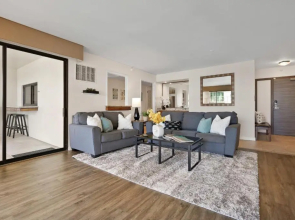 Spacious Waikiki Beach 2BR-Ocean View-Free Parking