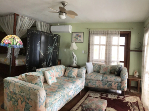 Coral Cove Inn