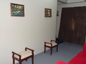 The Lounge Hotel