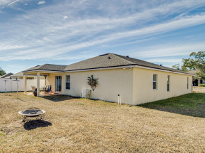 9 Mi to WEC & Dtwn Ocala! Family Haven w/ Patio