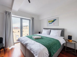 Modern Penthouse with 3-bedrooms