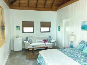 Seaside Serenity: Elegant Beachfront Escape