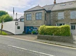 Old Workshop Cottage & Guest Rooms