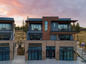 1115 Aerie Buyout 2 Units, Near Downtown Hot Tub + Mountain View